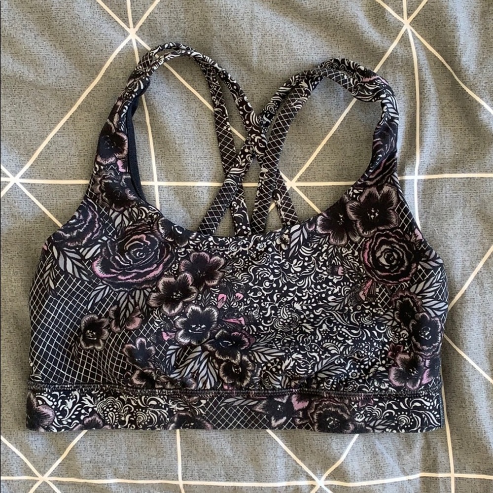 Lululemon sports bra size 4